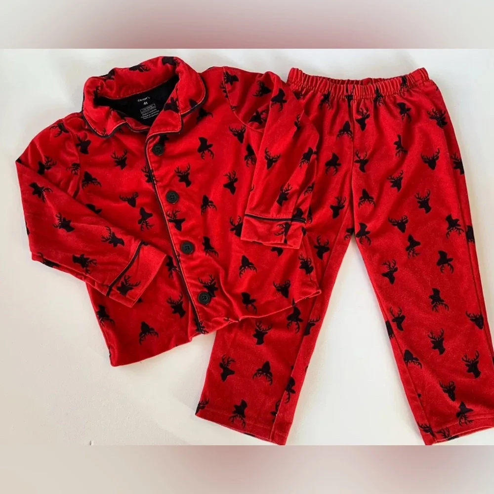 Carter's holiday red Reindeer Pajamas 2 piece set Christmas Red Girl Boy size 5